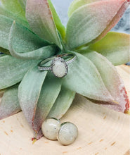 Load image into Gallery viewer, Oval Halo