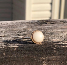 Load image into Gallery viewer, Round keepsake ring