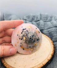 Load image into Gallery viewer, Large Crystal Keepsake