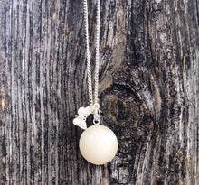 Load image into Gallery viewer, Round Keepsake Necklace