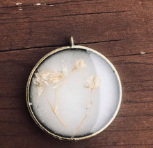 Load image into Gallery viewer, Round Keepsake Pendant