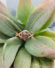 Load image into Gallery viewer, Solid Gold Teardrop Infinity Ring