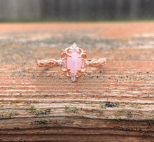 Load image into Gallery viewer, Vintage Style Keepsake Ring