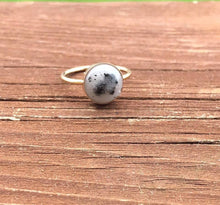 Load image into Gallery viewer, Round keepsake ring