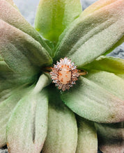 Load image into Gallery viewer, Solid Gold Victoria Ring