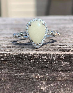 Large teardrop halo