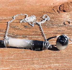 Keepsake bar necklace