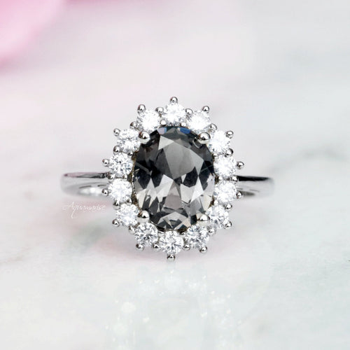 Amelia ring